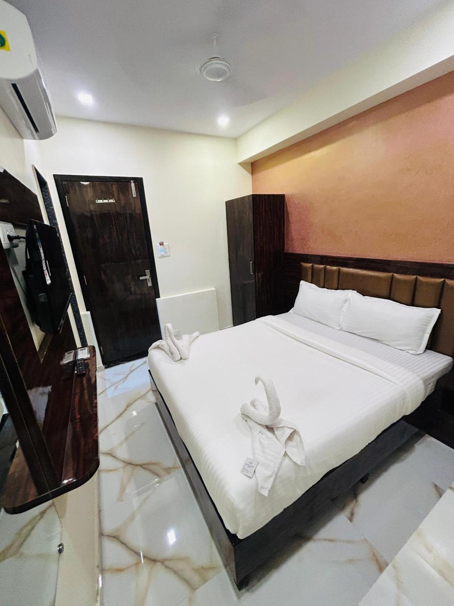 Hotel Rinza Residency Mumbai Exterior photo